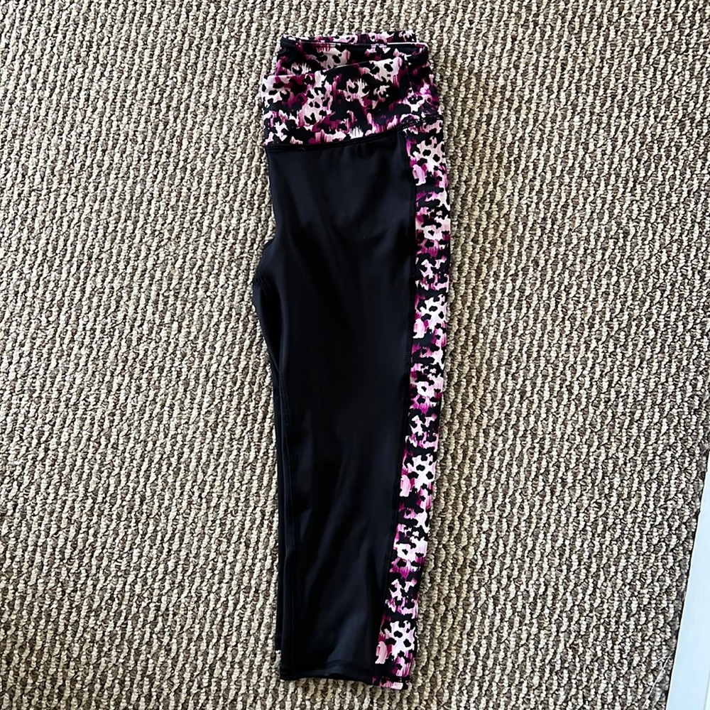 Size small athletic leggings